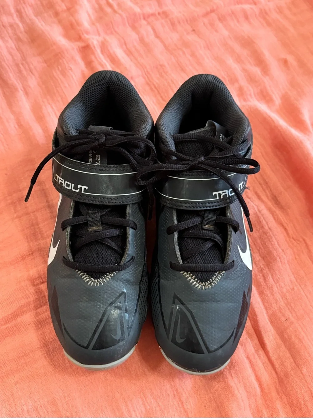 Nike Kids Black and White V Trout Baseball Cleats